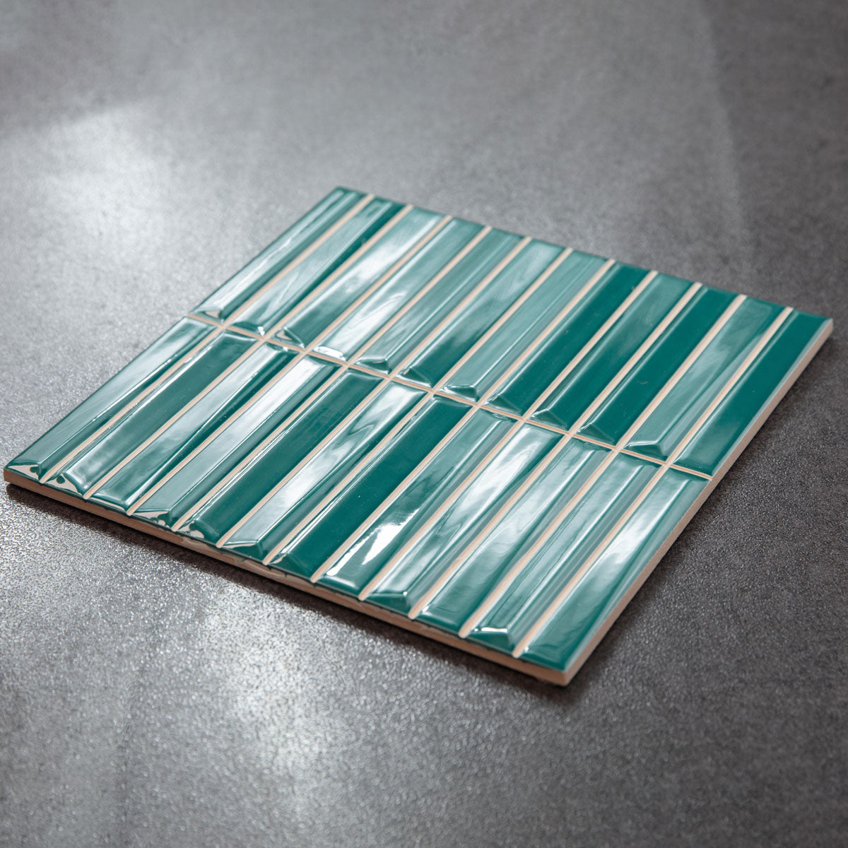 Kakel Melody Turquoise Blank 20x20