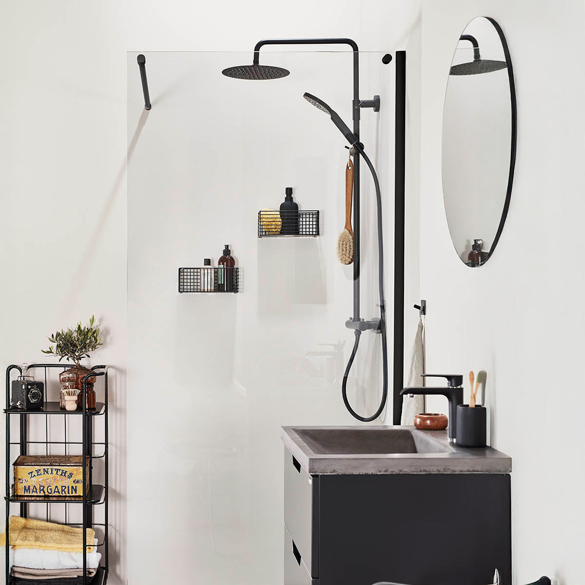 Takdusj Noro Studio 160cc Svart med Ø200 dusjhode