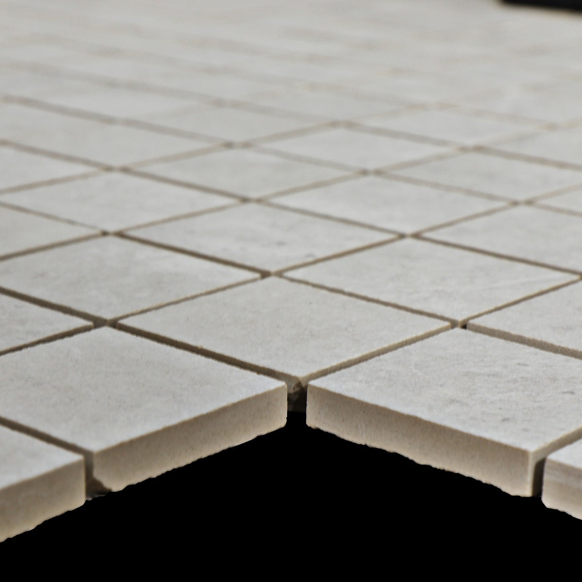 Mosaik Devon White