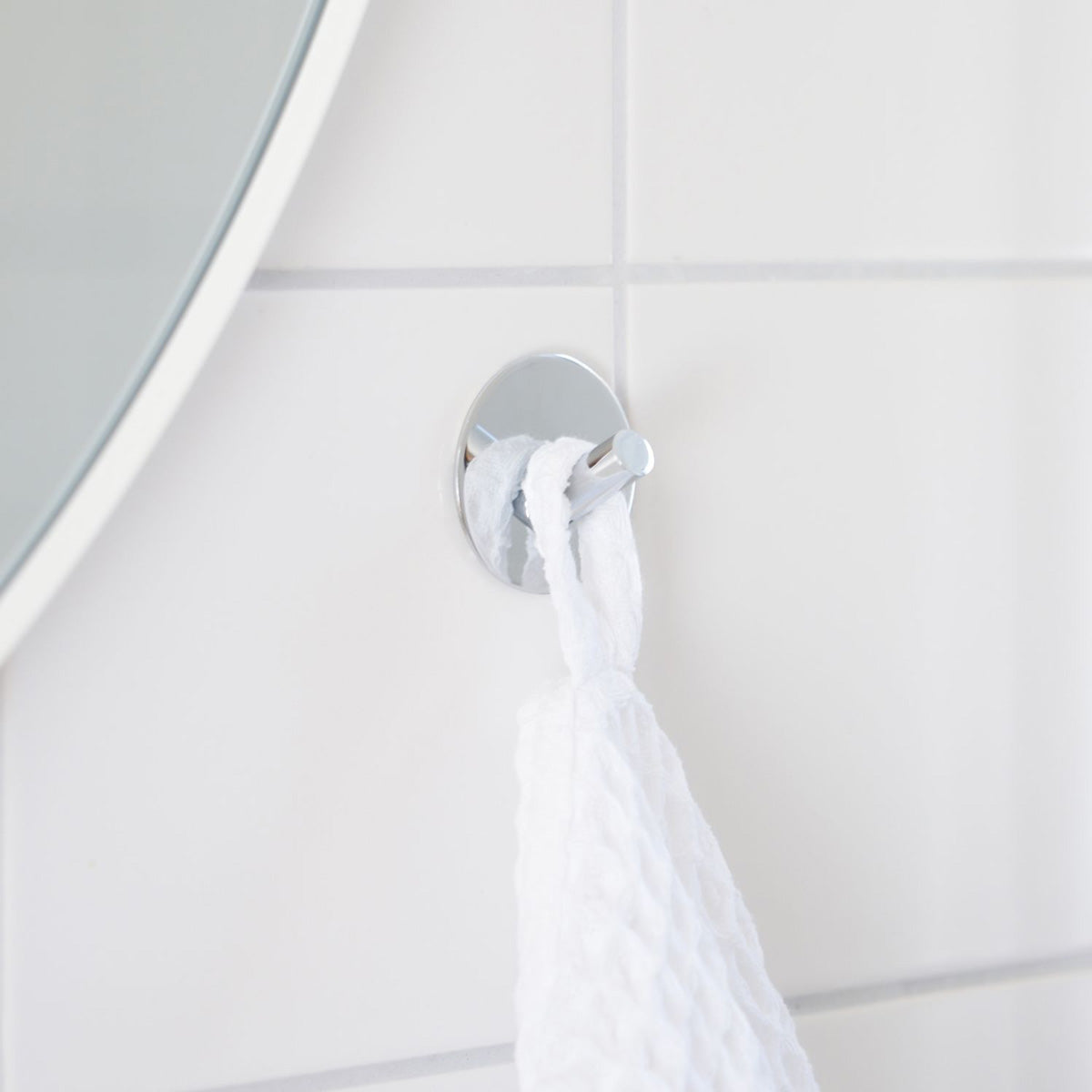 Enkelkrok Smedbo Självhäftande Rund Krom Blank