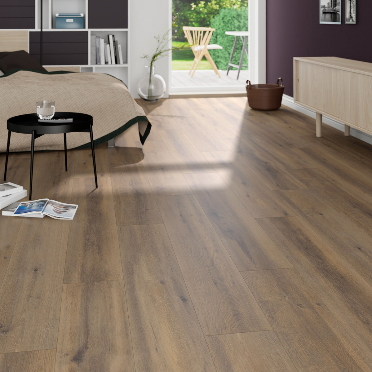 Vardagsrum med rustikt laminatgolv Oak Lodge