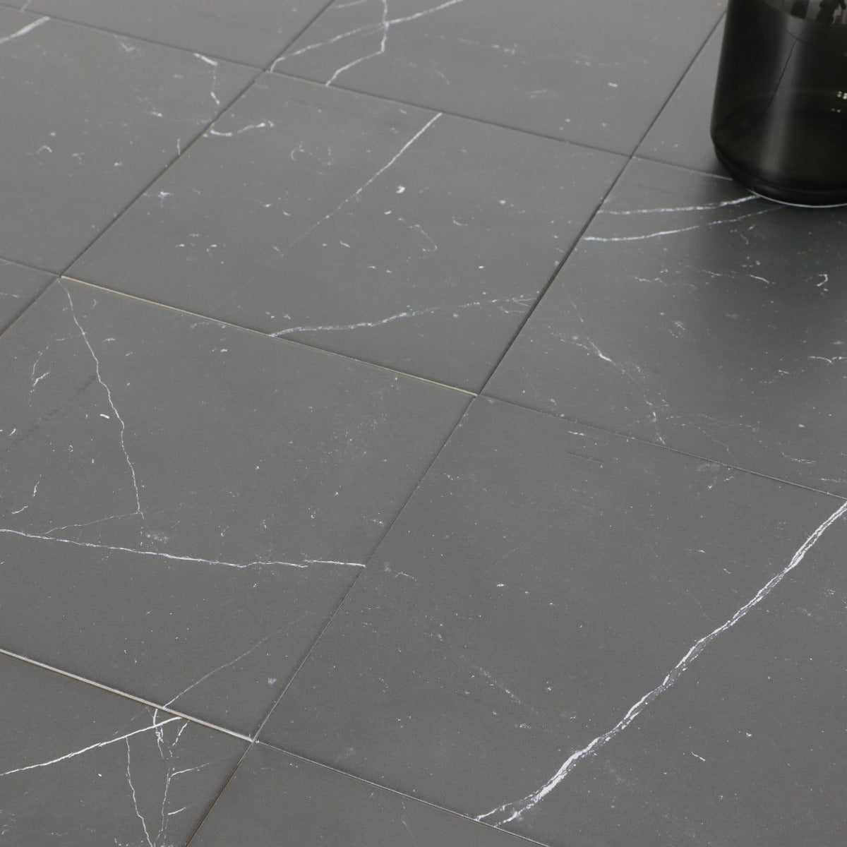 Gulvflis Marquina Marmor 22,5x22,5